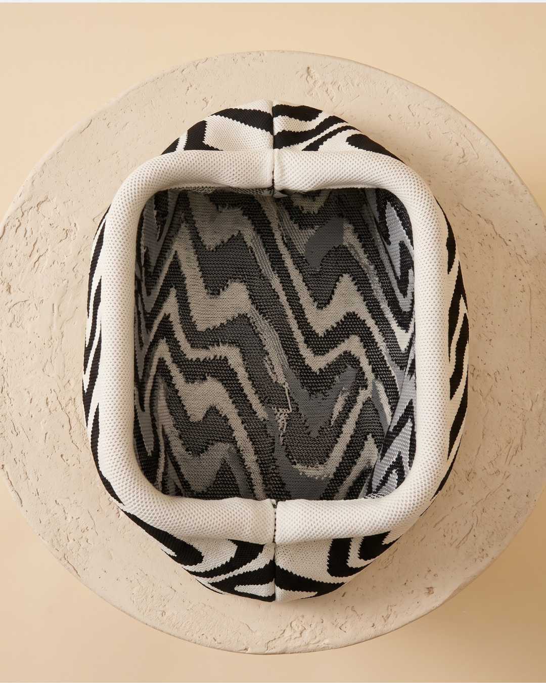 WAVE Knit Clutch