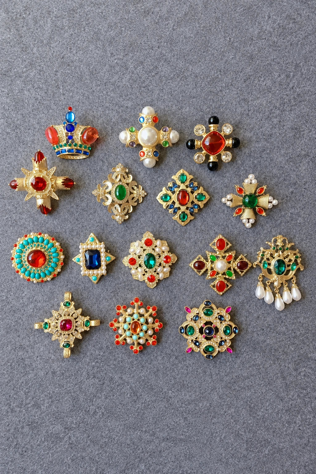 REGALIA Gemstone Brooch Main image