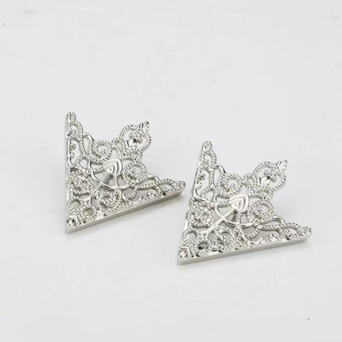 DALLAS Triangle Collar Pins – Metalwork Statement Brooches