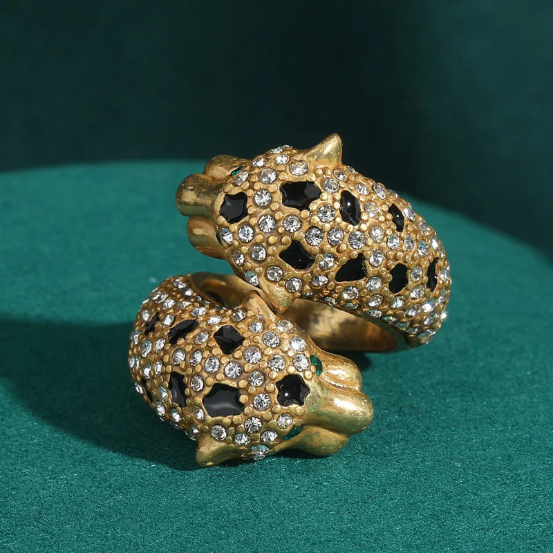 SPOTTE Crystal Cocktail Ring