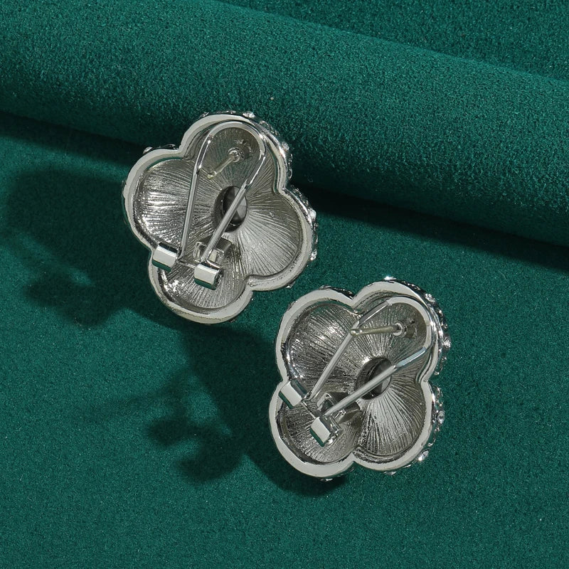 CLOVER Stud Earrings Secondary image