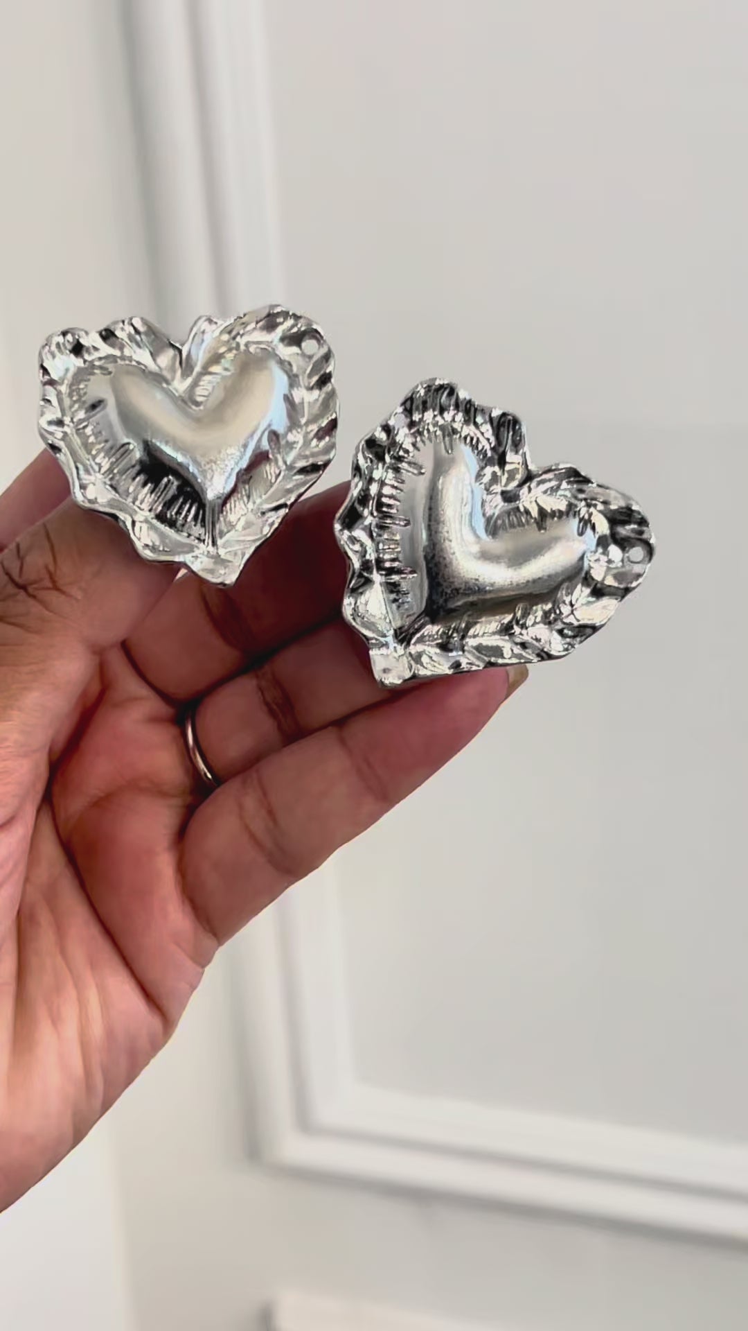 AMOUR Oversized Heart Earrings