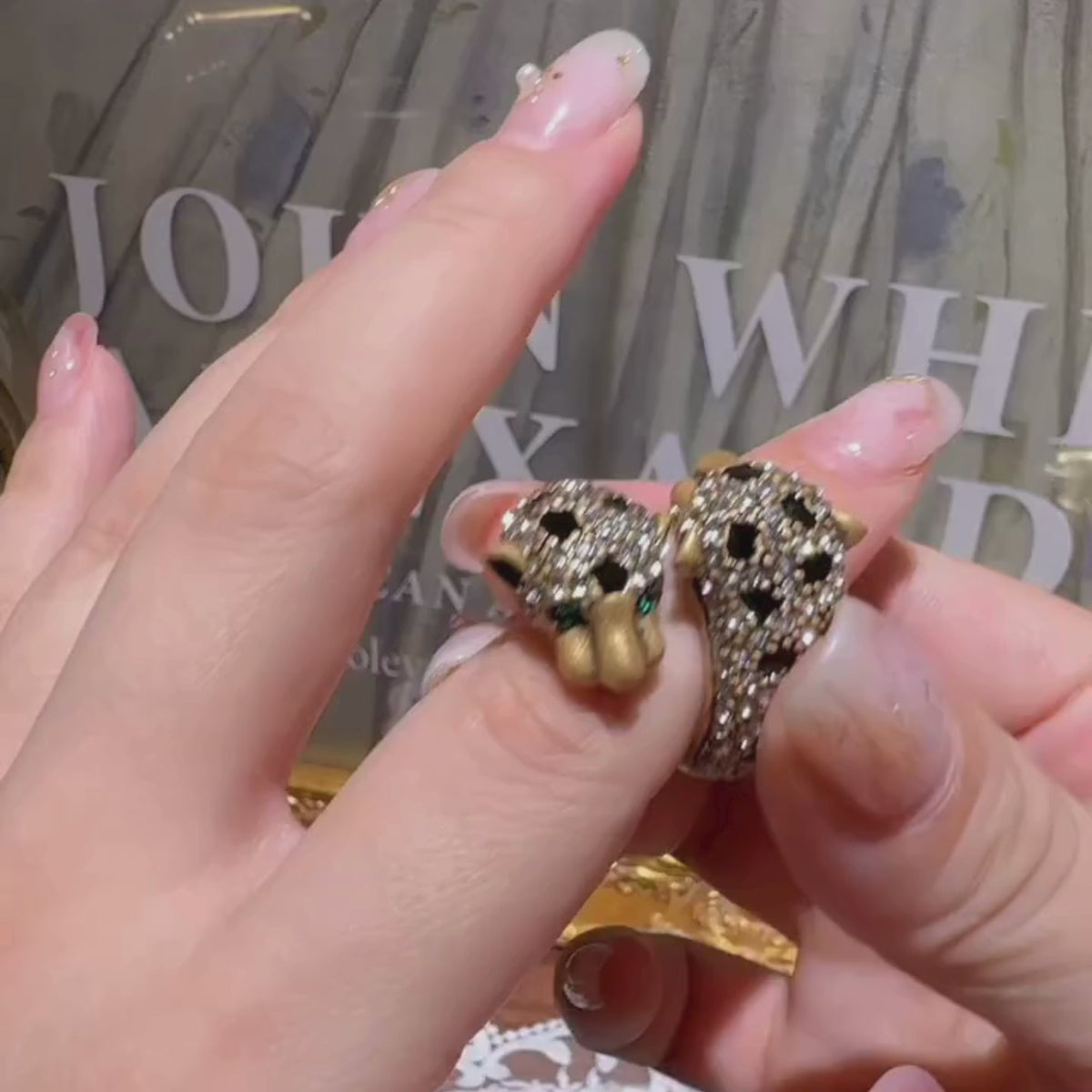 SPOTTE Crystal Cocktail Ring